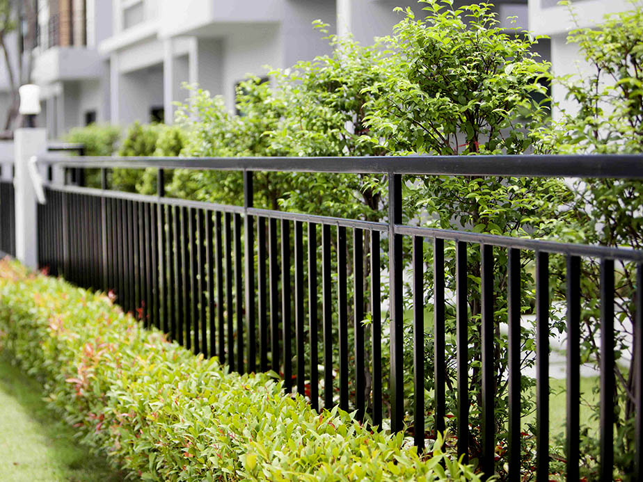 Commercial Aluminum Fence Company In Greater Seattle