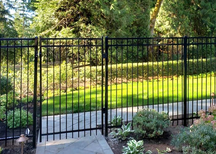 Aluminum fence contractor in Greater Seattle