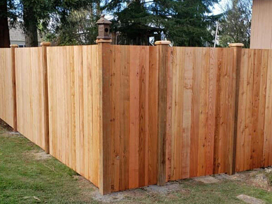 Marysville WA stockade style wood fence