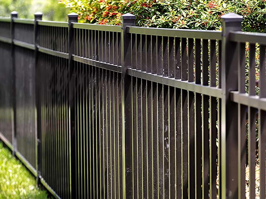 Types of fences we install in Sammamish WA